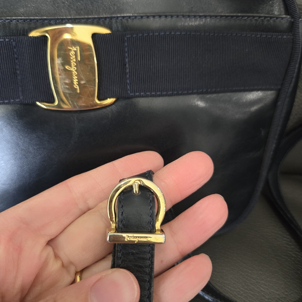 Salvatore Ferragamo Navy Vara Bow Leather Crossbody Bag - Picture 3 of 8
